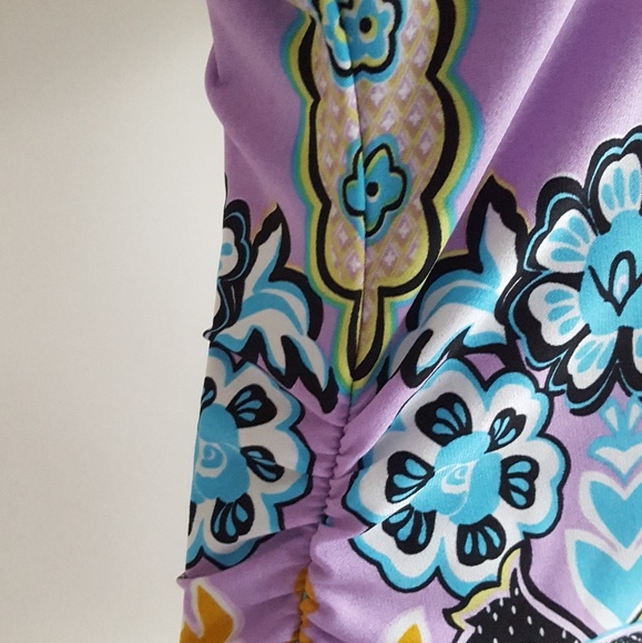 ECI New York Purple Top With Bold Floral Print - Picture 2 of 3